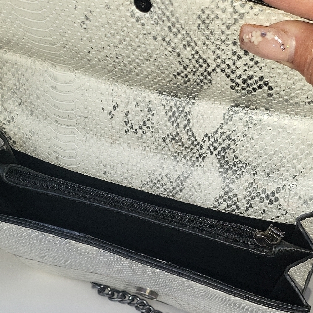 Snake Print Silver & White Chain Strap   Bag - Picture 9 of 10